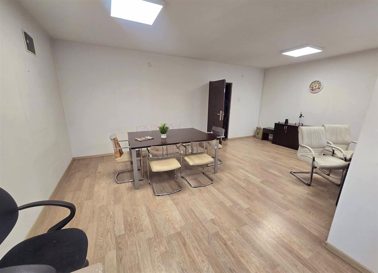 Деловен простор 37м² во Мавровка, Центар - Скопје