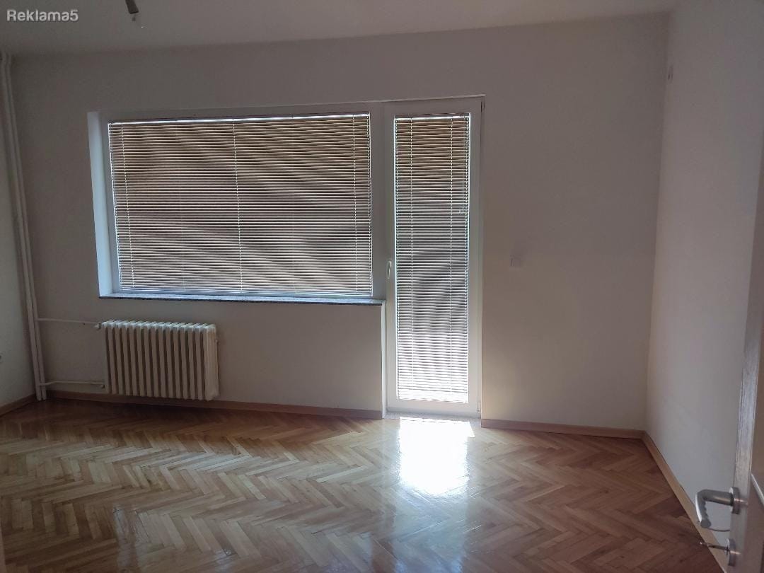 3-соби стан во Центар за деловна намена, 68 м²