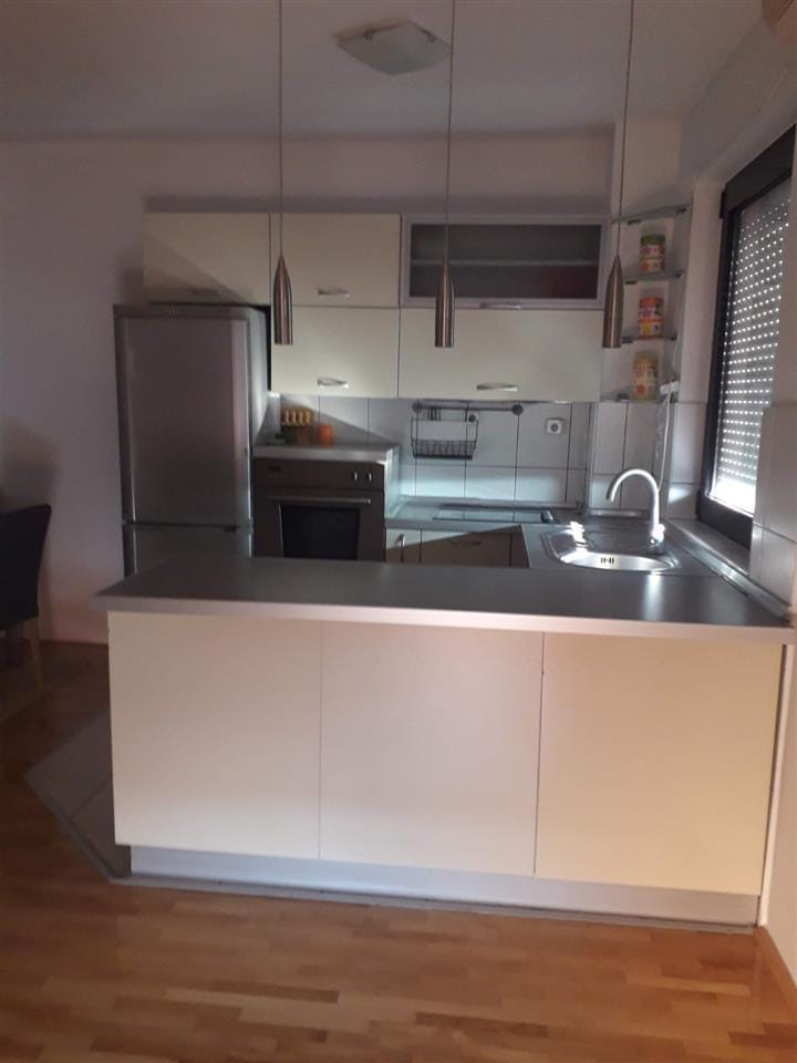 2-соби стан, наместен, Карпош - 56м², балкон