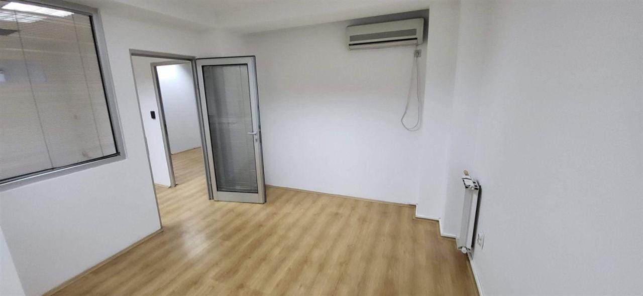 Деловен простор се издава центар, близу до Градежен факултет