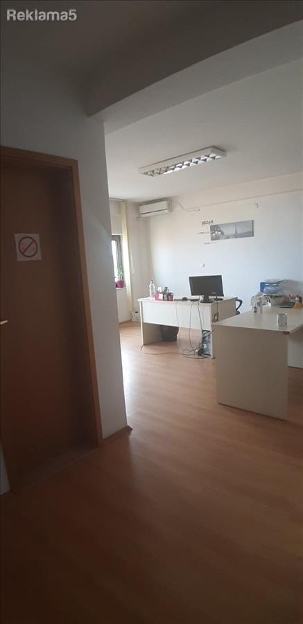 Деловен простор за издавање 850м² со магацин - Пинтија, Скопје