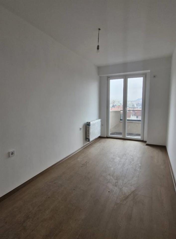 Нов трособен стан 71м2, Центар, 4 кат