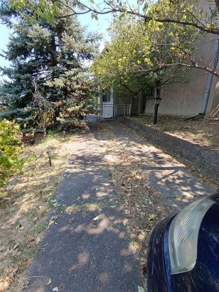 Куќа 4 соби Жданец 129м2 + двор 854м2