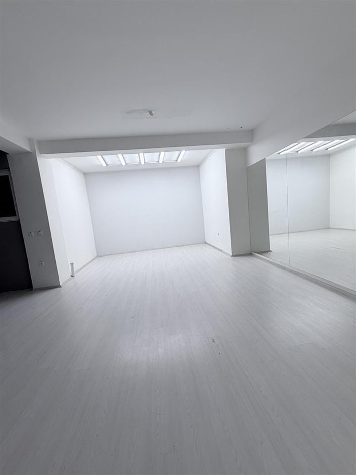 Деловен простор 118м² во Кисела Вода кај Симпо црниче