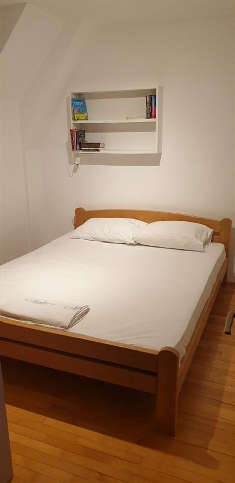 Наместен стан 2 спални Тафталиџе 1, 63м2 реновиран