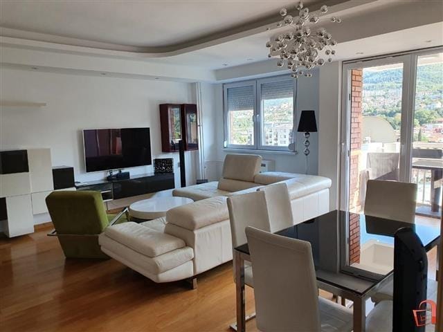 Наместен стан во Капиштец 72м2 со 2 спални, тераса