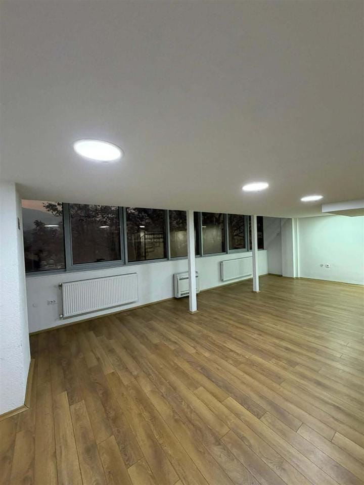 Деловен простор 110м2 Центар, Скопје - Канцеларија/ИТ студио