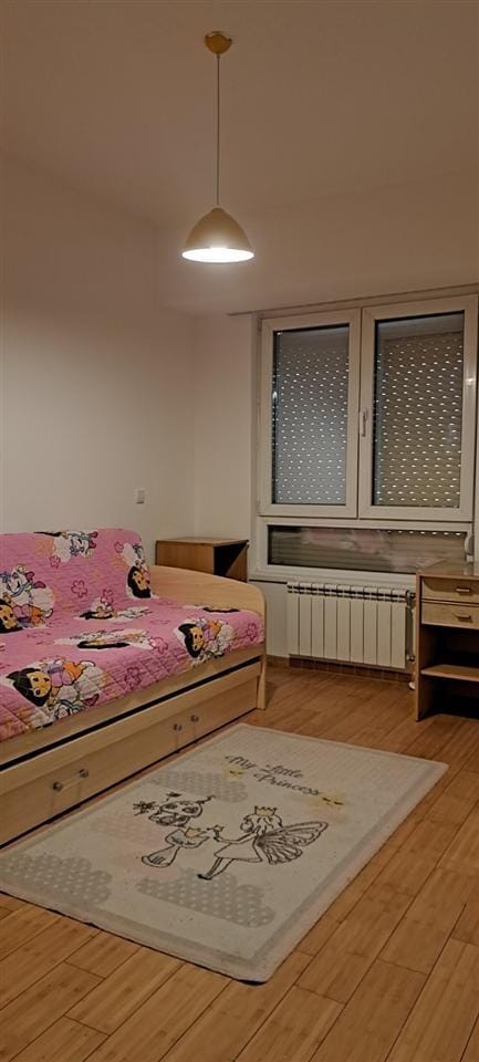 Трособен опремен стан во Н.Лисиче, 60м2, нова градба