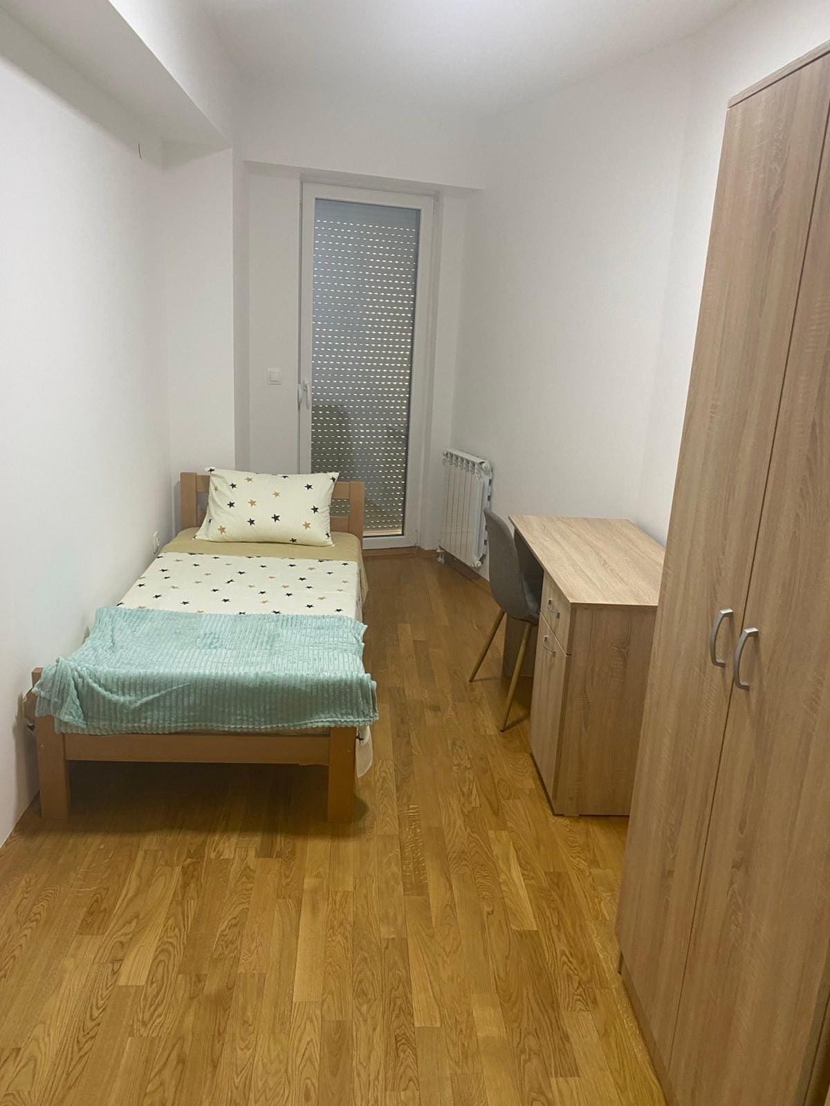 3-собен стан во Центар-Капиштец, 64м², наместен, паркинг
