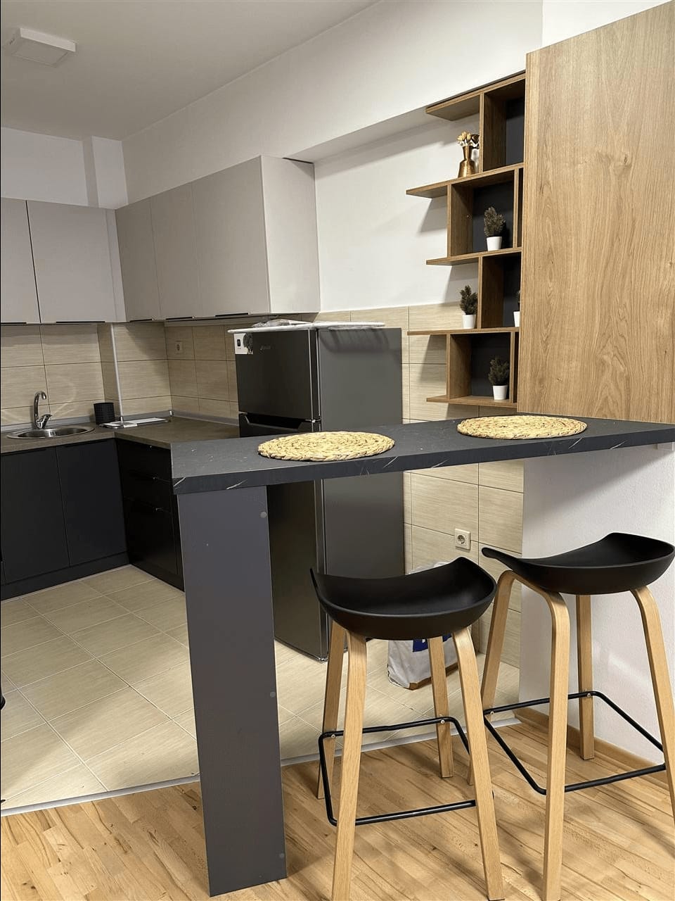 2-соби стан во Центар, 35м², опремен, со лифт
