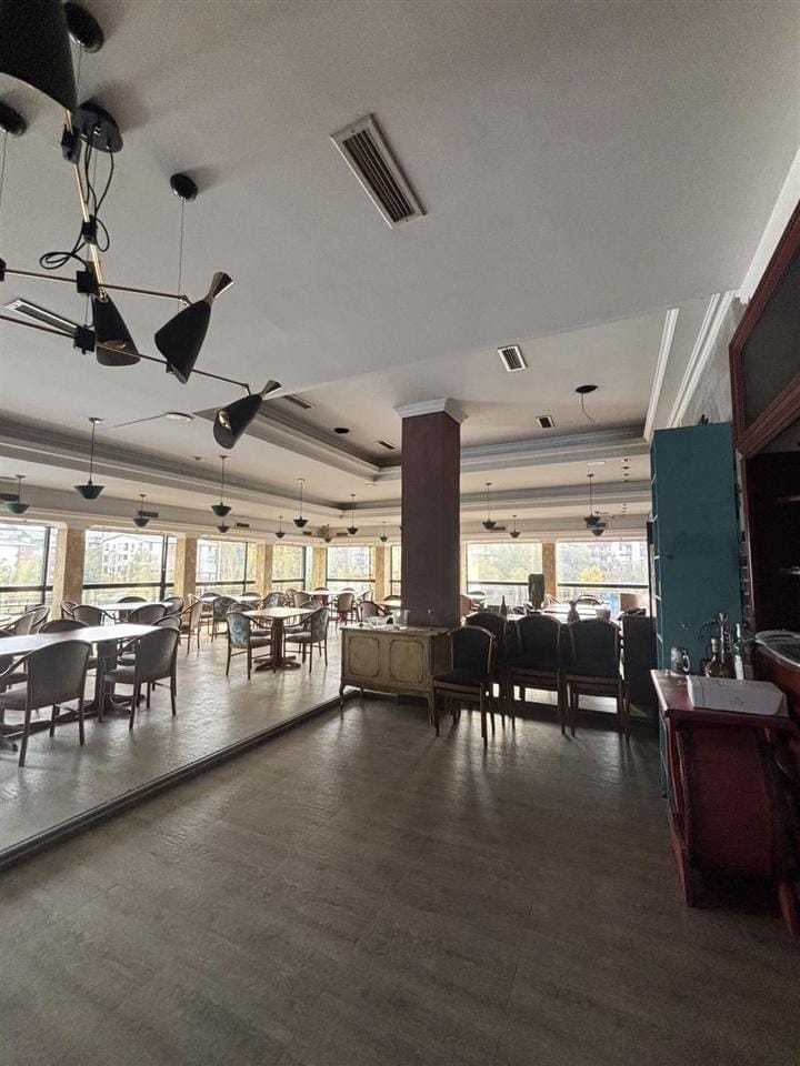 Деловен простор 380м² Аеродром, Скопје - продажба
