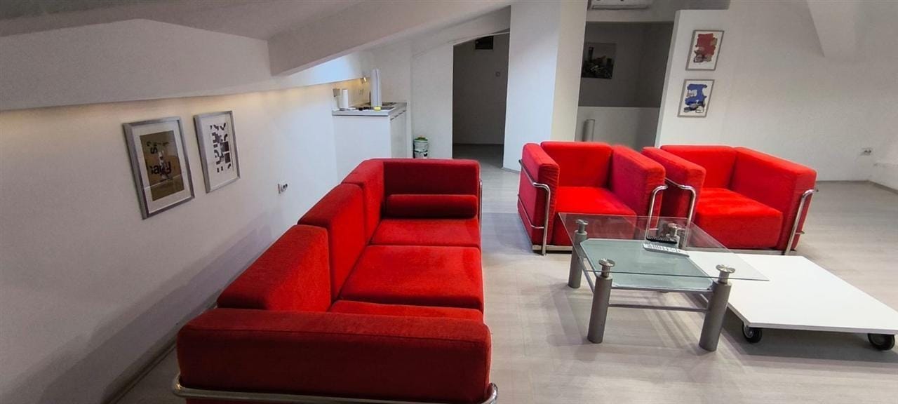 Деловен простор 170м² во Олимпико, Карпош, Скопје