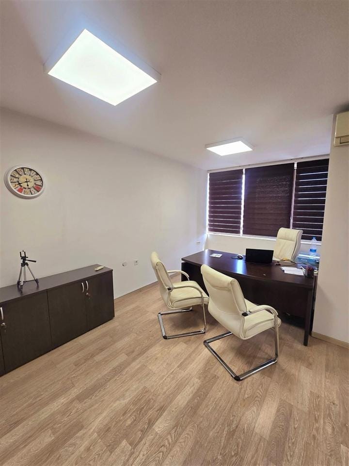 Деловен простор 37м² во Мавровка, Центар - Скопје