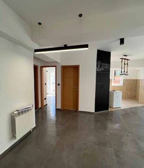 Нов стан во Дебар Маало, 3 спални, 84м², Карпош