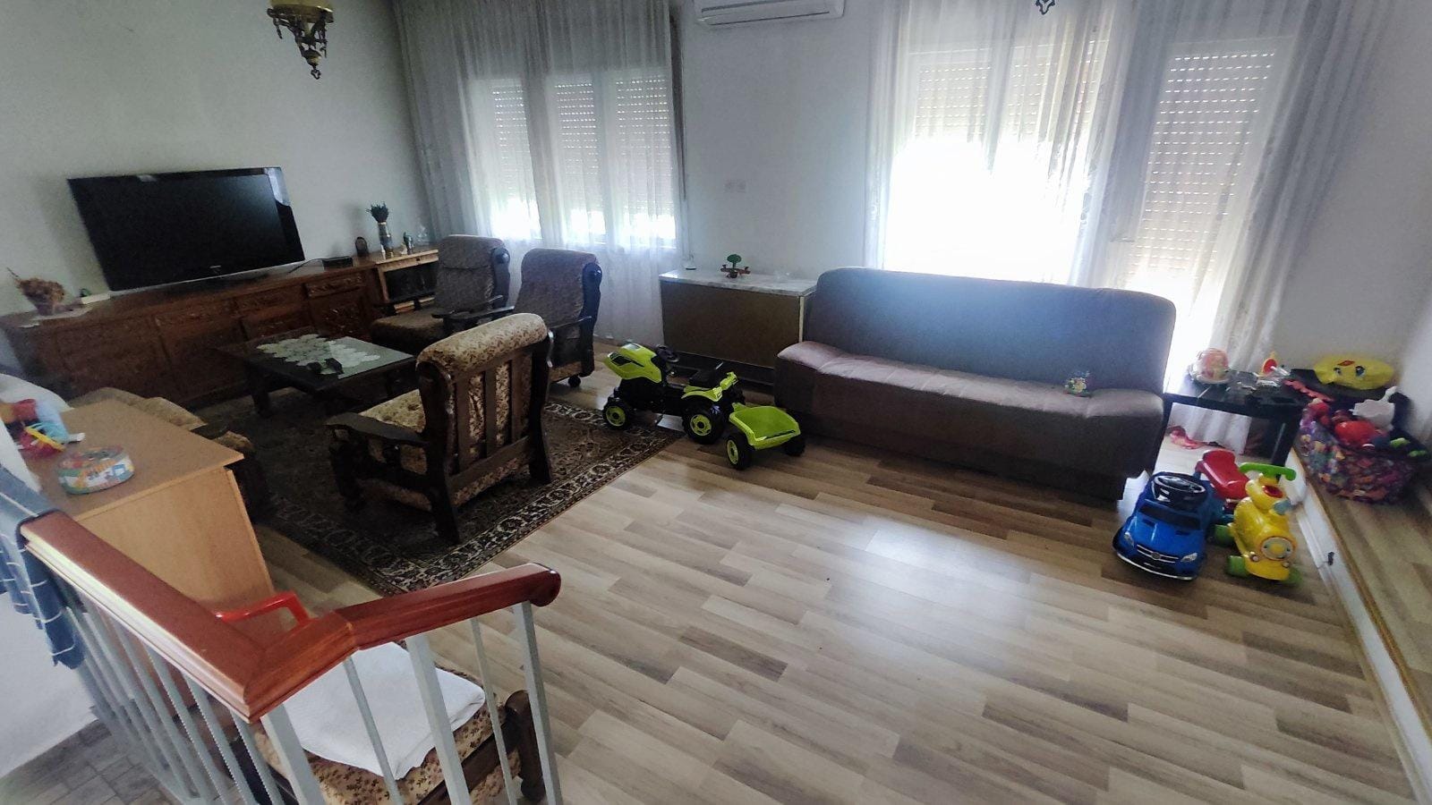 Куќа Markova Reka, 5 соби, 260m², двор 1000m²