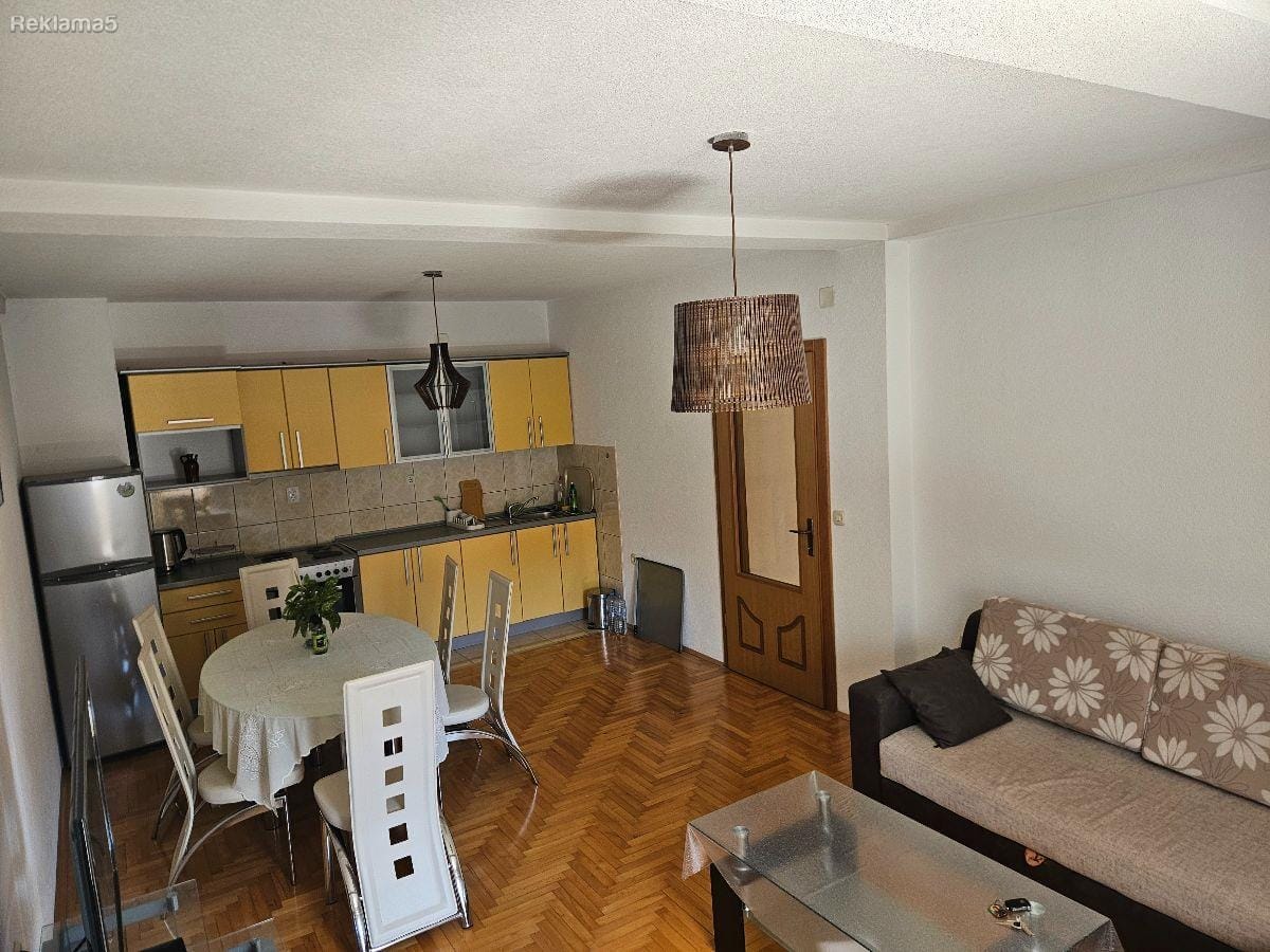 Двособен наместен стан, 60м², Охрид, Центар