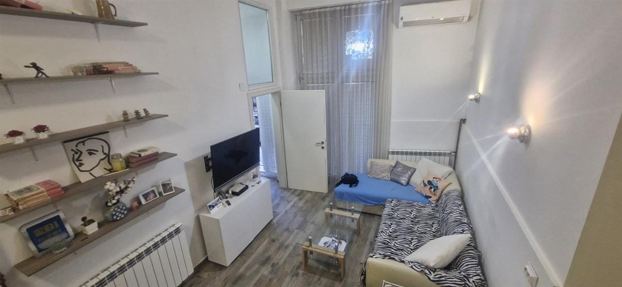 2-собен опремен стан 47м², Дебар Маало, близу Силбо