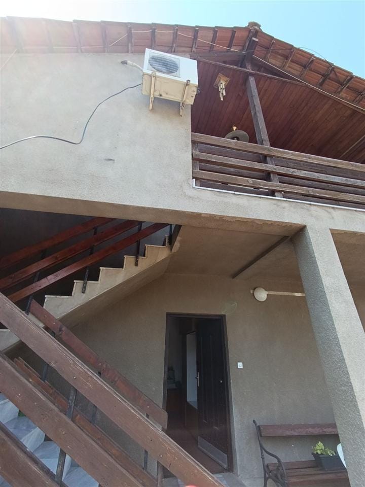 Куќа 4 соби Жданец 129м2 + двор 854м2