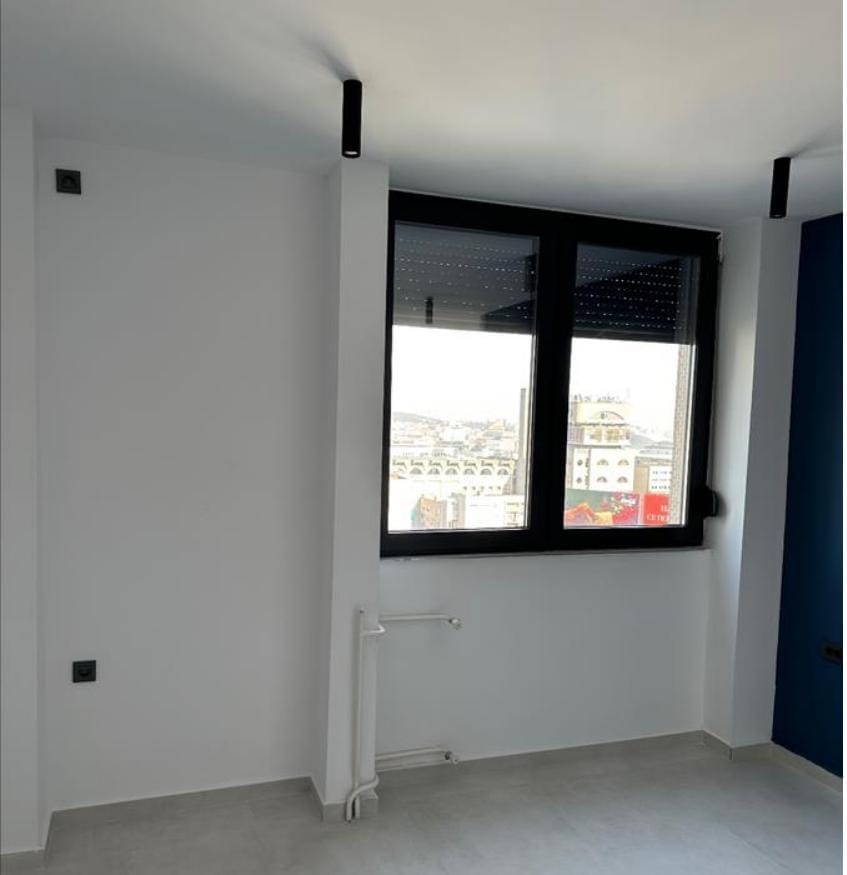 Стан во Центар 92м2 со 2 спални реновиран