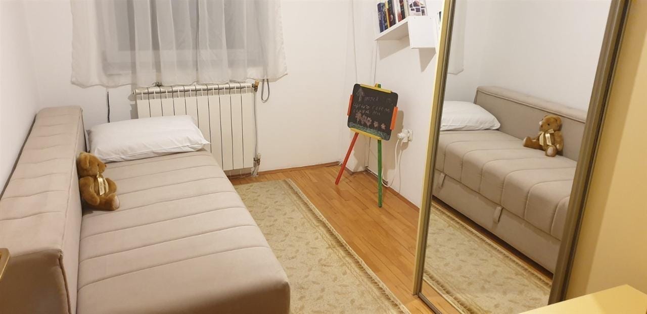 Наместен стан 2 спални Тафталиџе 1, 63м2 реновиран