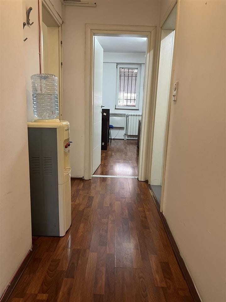 Деловен простор 45м2 за изнајмување, Центар