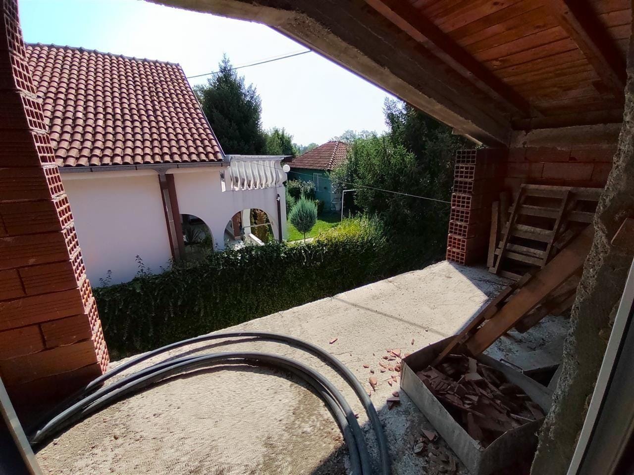 Куќа во Крквиште, Ѓорче Петров - 5 соби, 140м², 2 нивоа