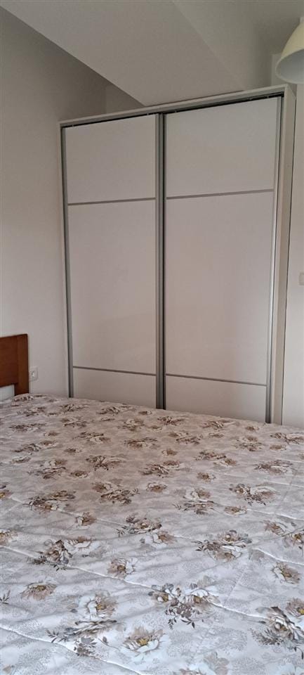 Трособен опремен стан во Н.Лисиче, 60м2, нова градба