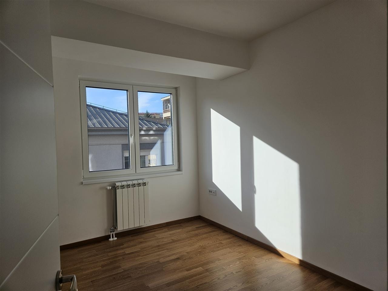 Nov stan, 3 sobi, Debar Maalo, Skopje - 700 EUR/mesec