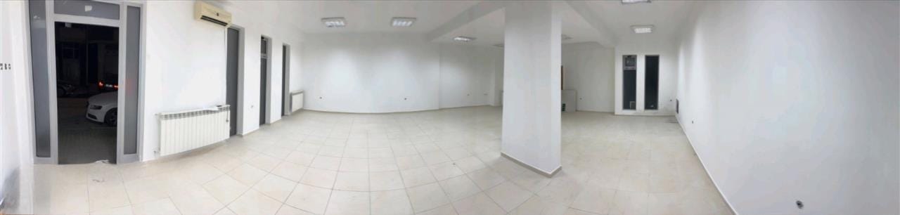 Деловен простор 72м² + магацин + 2 гаражи, Центар