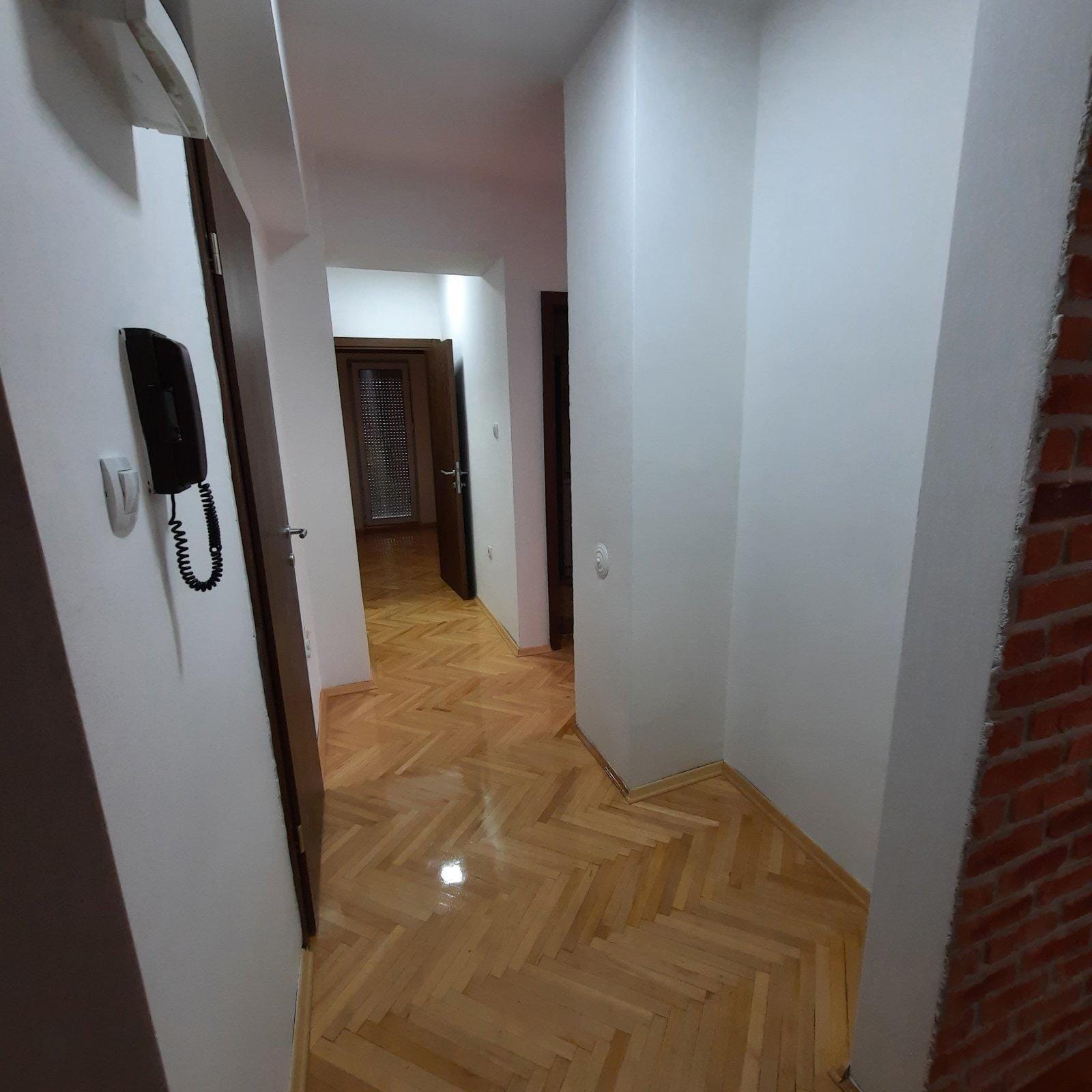 Stan vo Kapistec - 2 spalni, 72m2, renoviran, so terasa