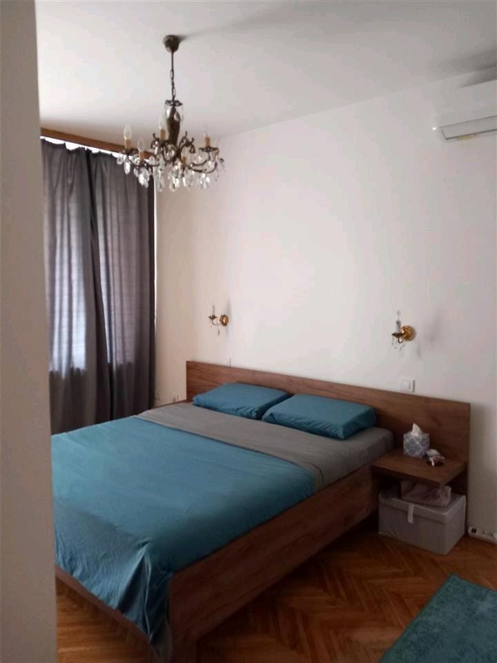 5-соби стан во куќа, Дебар Маало, Центар - 125m²