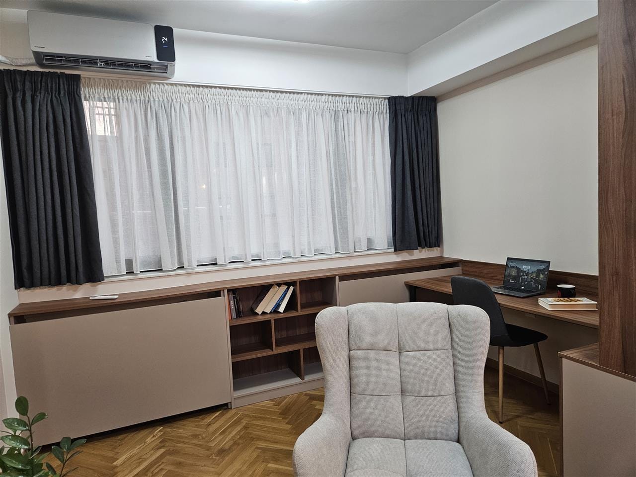 Модерен наместен стан, 2 соби, Центар, Скопје