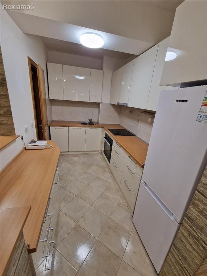 Реновиран 3-собен стан 93м2 на Водно