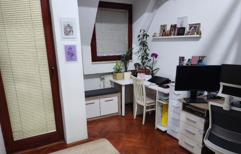 Стан во Аеродром 99м2 со 3 спални, реновиран