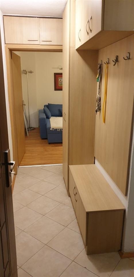 Наместен стан 2 спални Тафталиџе 1, 63м2 реновиран