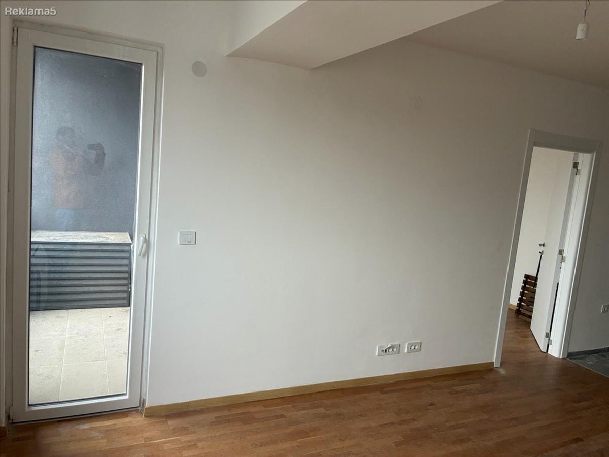 Стан 2 соби, 48м², Аеродром, Скопје - се издава