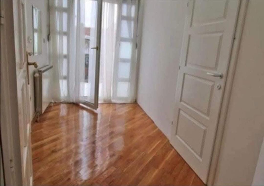 Деловна куќа за издавање во Тафталиџе - 300м², 5 простории