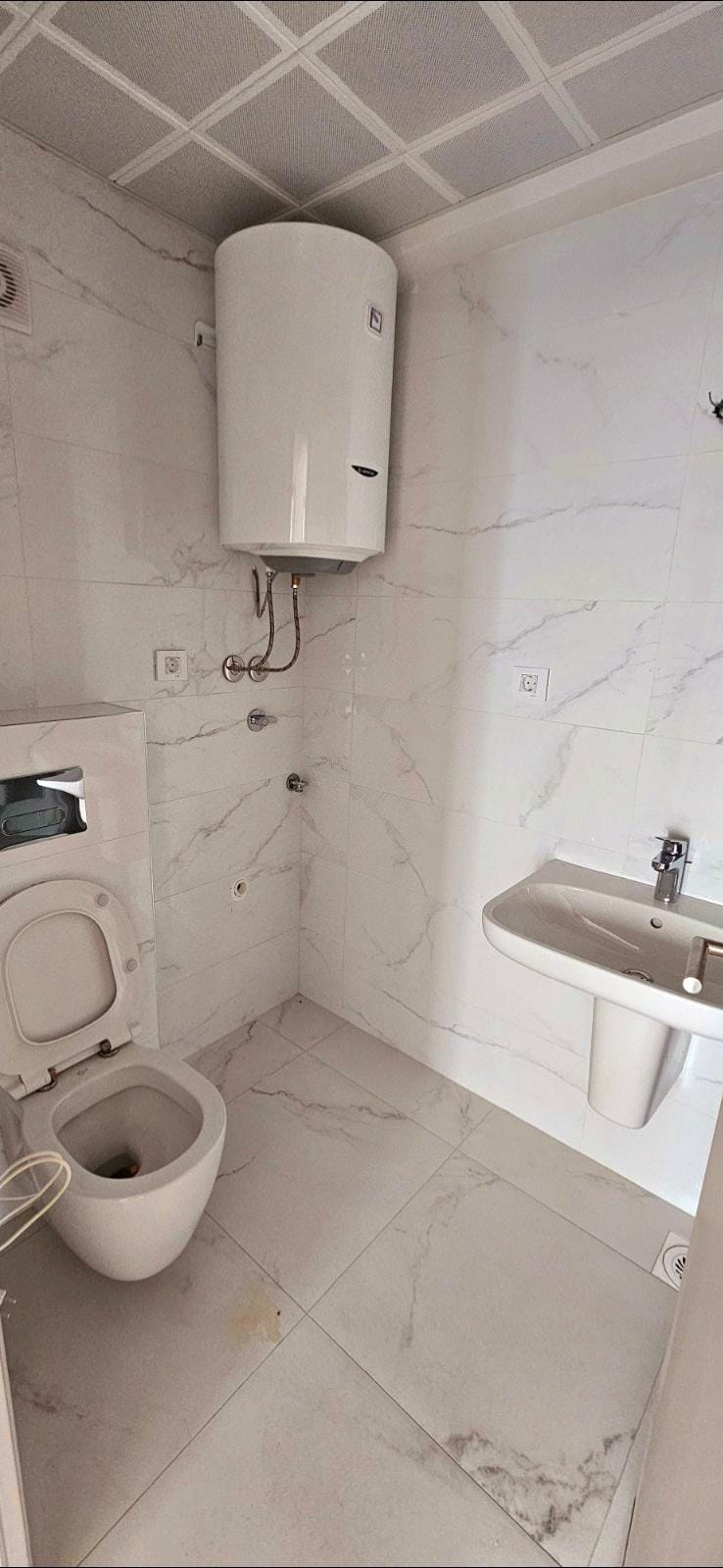 Нов 3-собен стан во Аеродром, 56m², гаража