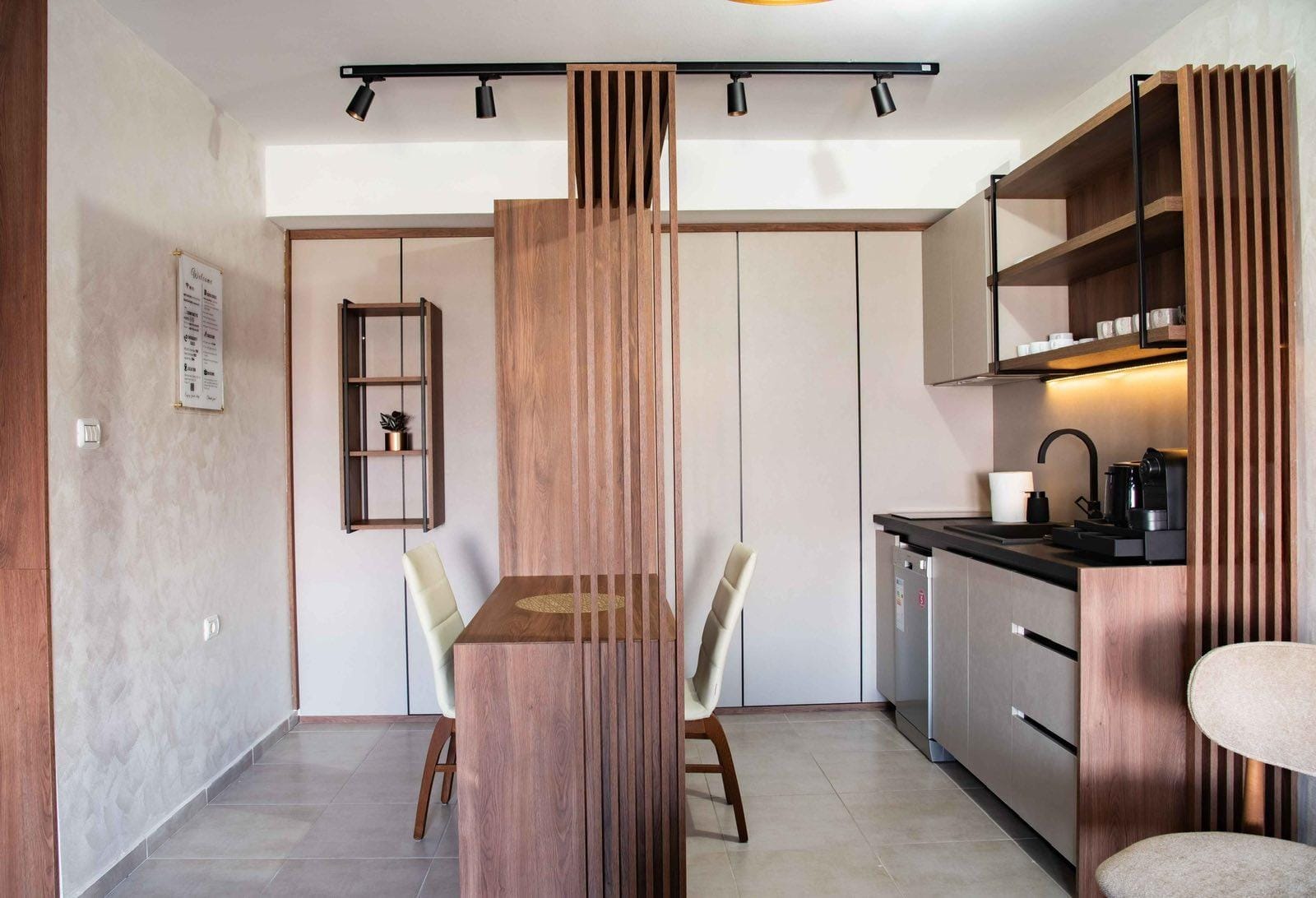 Луксузен 2-собен стан во Центар, 50м², нов, опремен