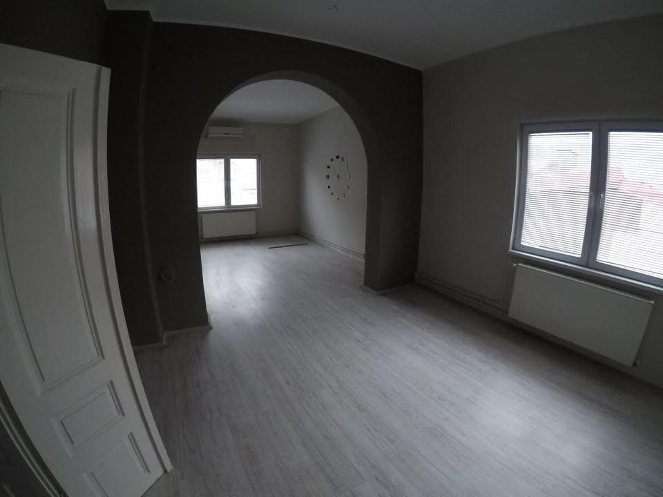 Канцелариски простор 120m² во Центар Д.Маало