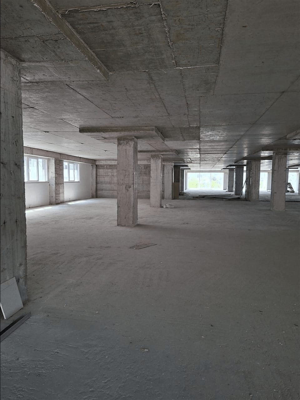 Деловен простор 1000m² на ул. Скупи, Карпош