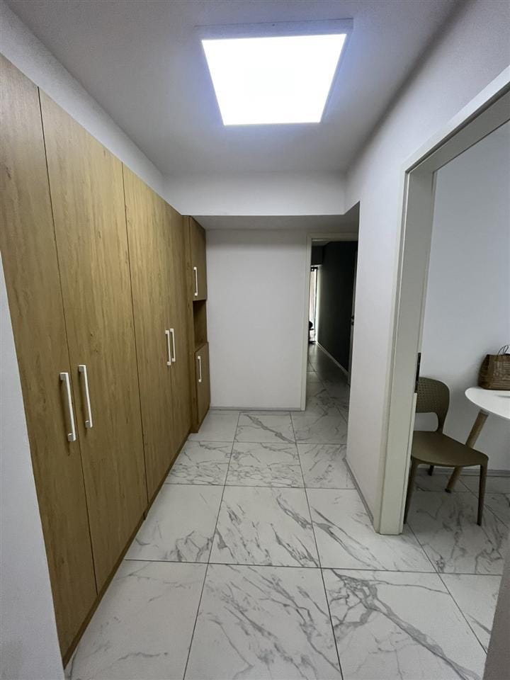 Деловен простор 127м² Карпош - Се издава
