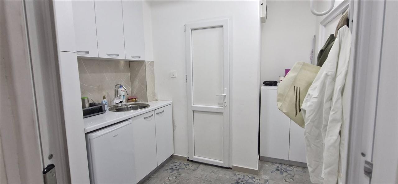 Деловен простор 114 m² во Центар, Скопје