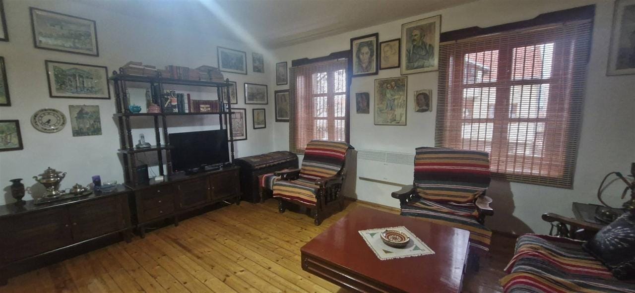 3-собен стан во куќа Трнодол, Скопје - 75м²