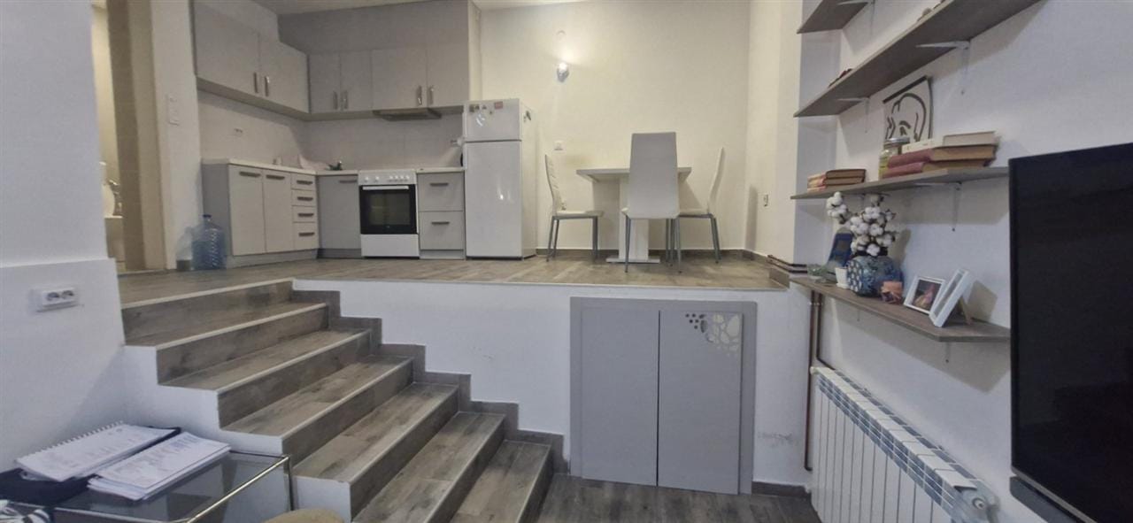 2-собен опремен стан 47м², Дебар Маало, близу Силбо