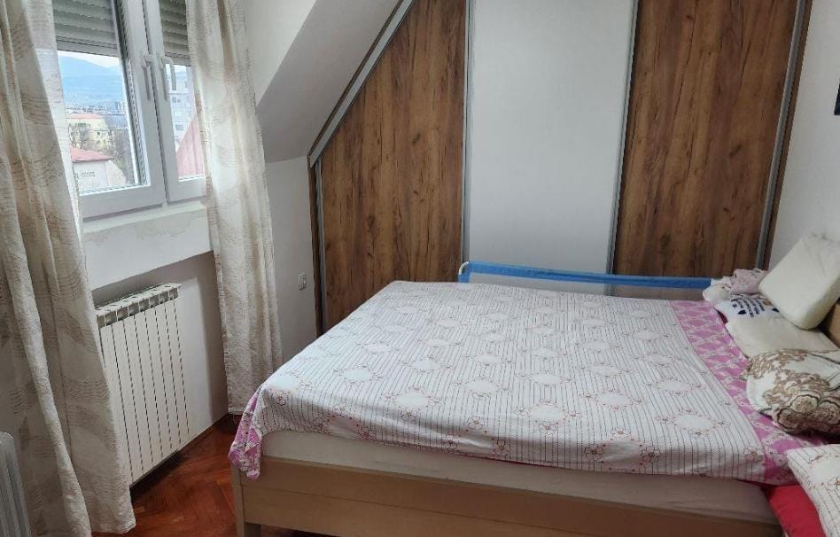 Стан во Аеродром 99м2 со 3 спални, реновиран