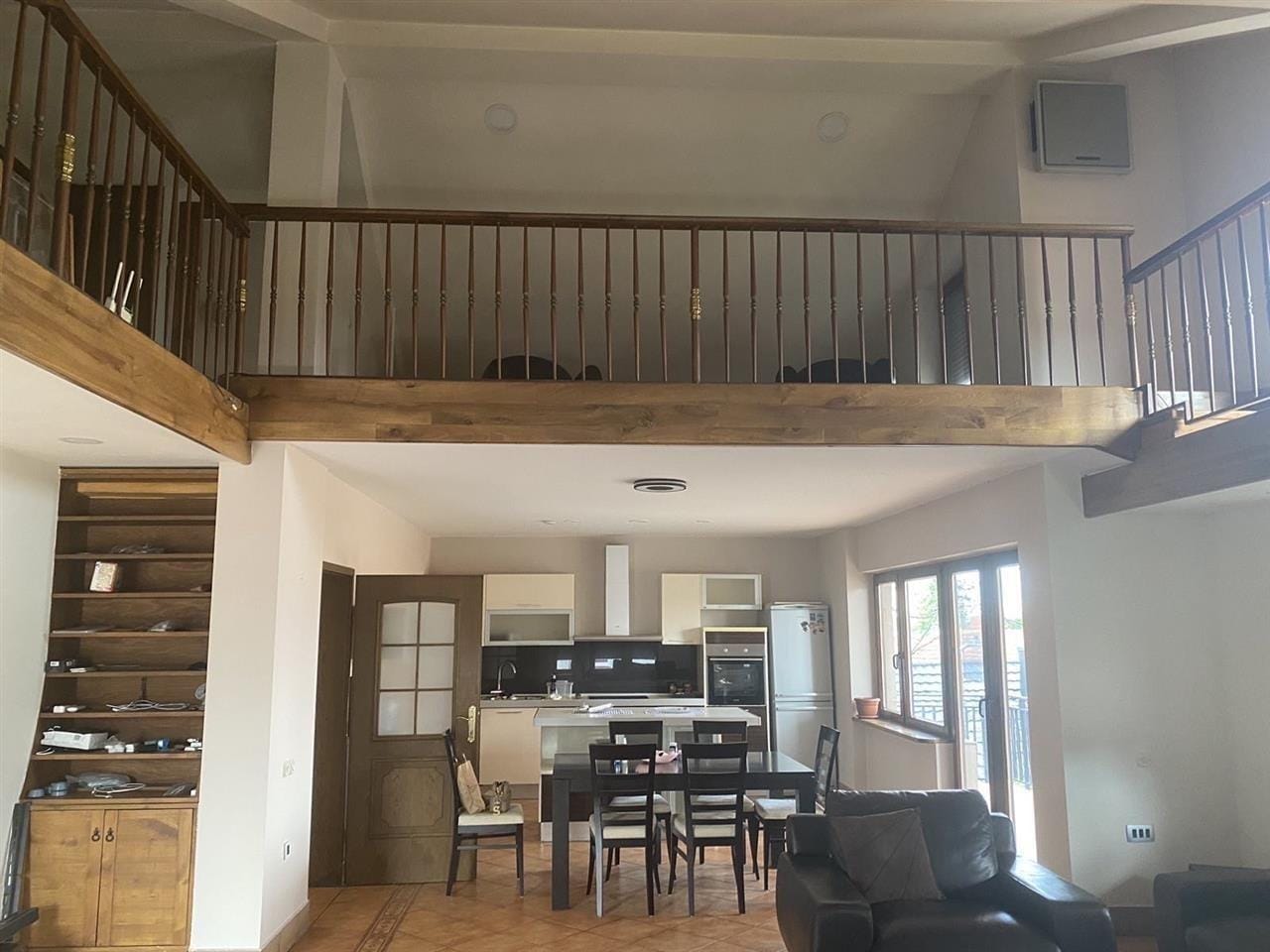 Наместена куќа во Dame Gruev 360m2 со плац 414m2