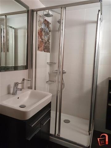 Наместен стан во Капиштец 72м2 со 2 спални, тераса