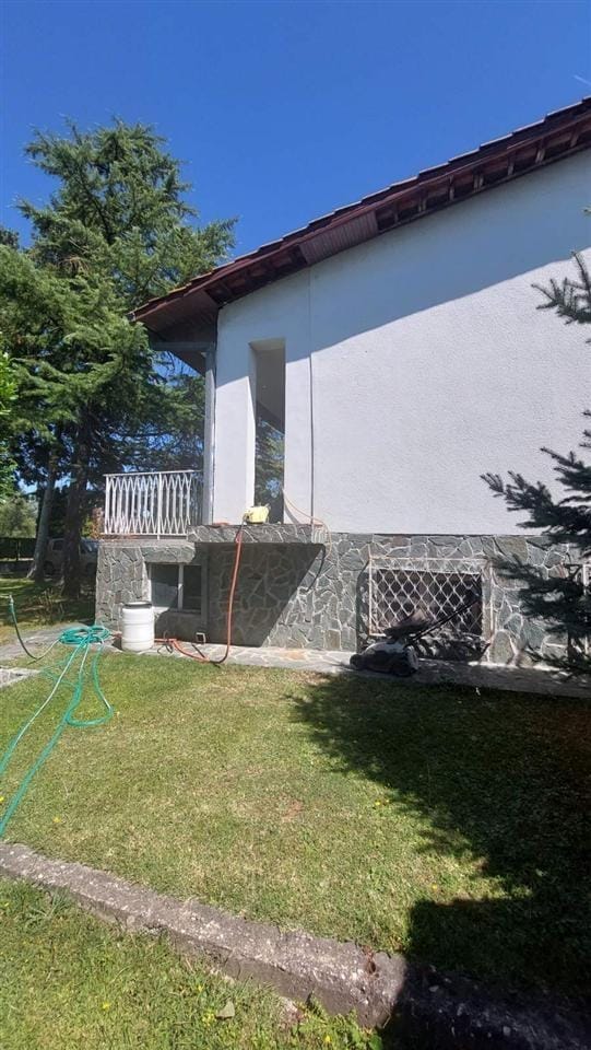 Едносемејна куќа во Сарај, Скопје - 4 соби, 197 м²