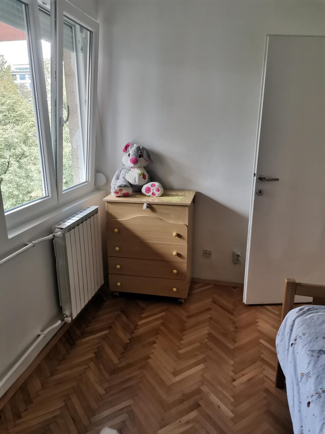 4-собен наместен стан во Аеродром до Бисер - 87 м²